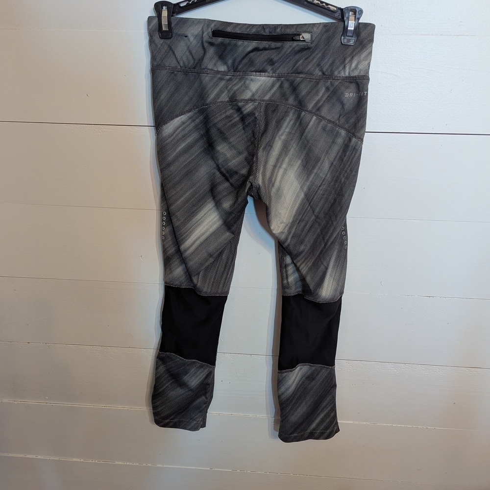 Gray and Black Athletic Leggings - Picture 3 of 6